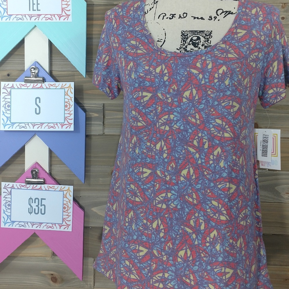 LuLaRoe NWT Small Classic Tee